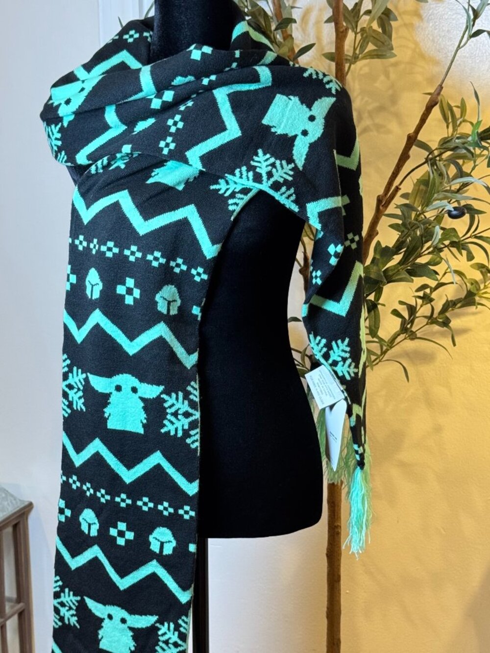 Star Wars Grogu The Child Black Mint Fair Isle Fringe Scarf Bioworld Disney NWT